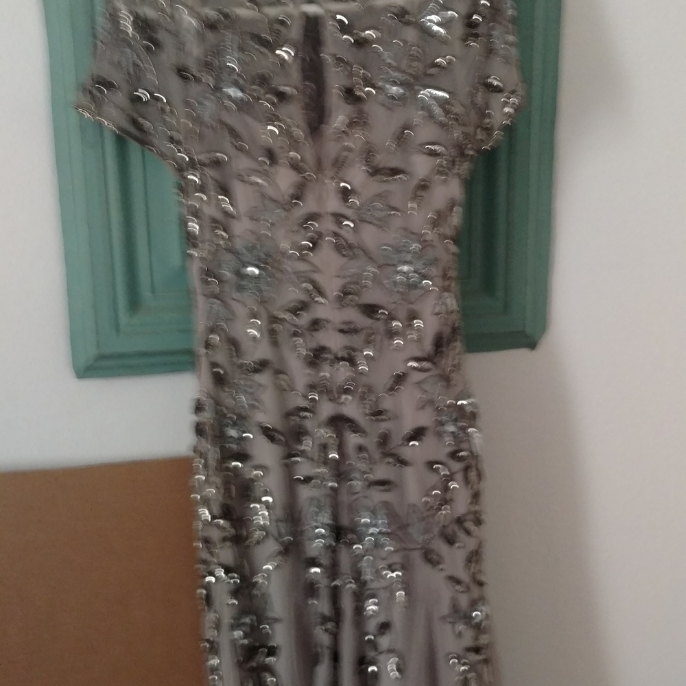 2 dresses - Picture 8 of 8